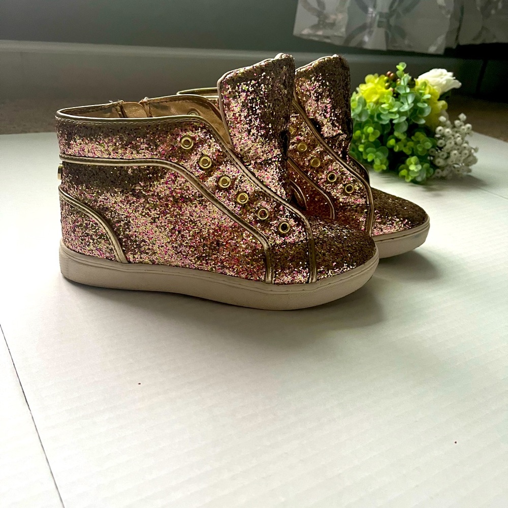 Steve Madden girls high top shoes - size 5